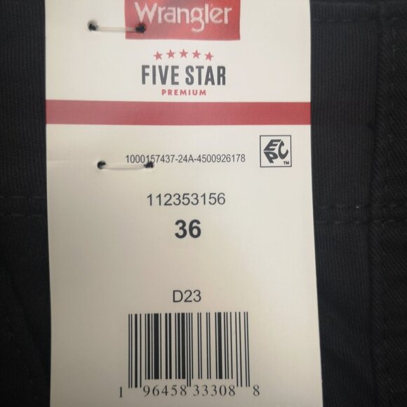 NWT Wrangler 5 Star Premium Epic Soft Men's Size 36/10 Plain Black Cargo Shorts - Picture 3 of 12